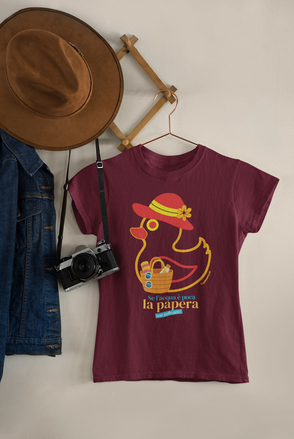 T-shirt “Papera non galleggia” Bag Collection 2026 Cup Woman
