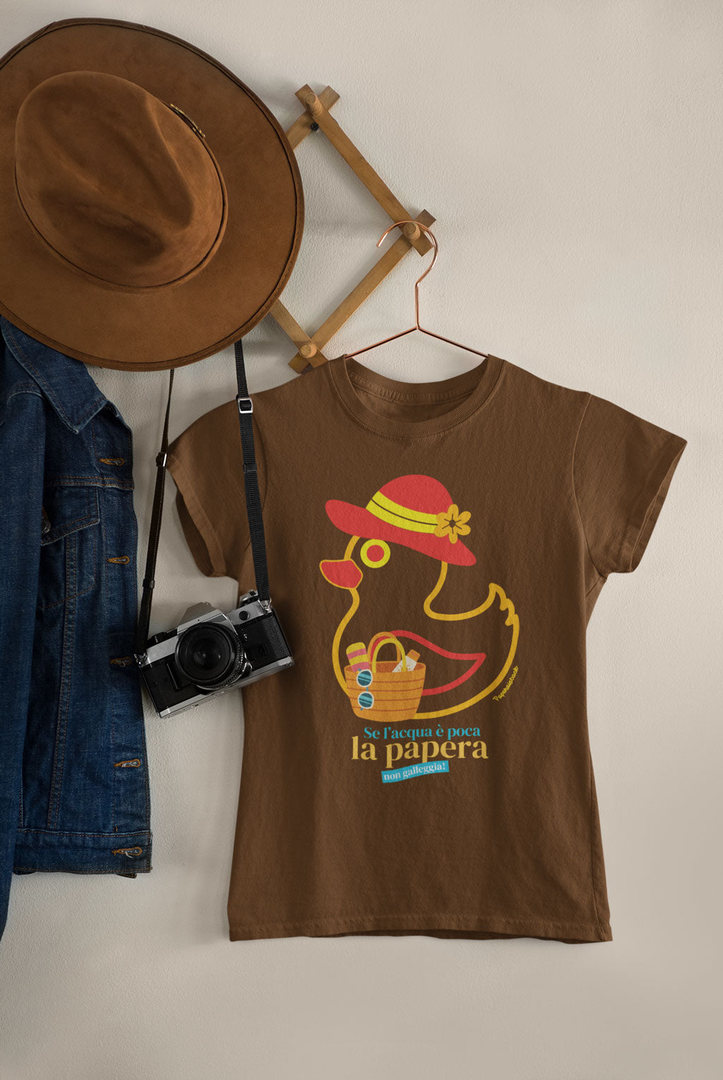 T-shirt “Papera non galleggia” Bag Collection 2026 Cup Woman